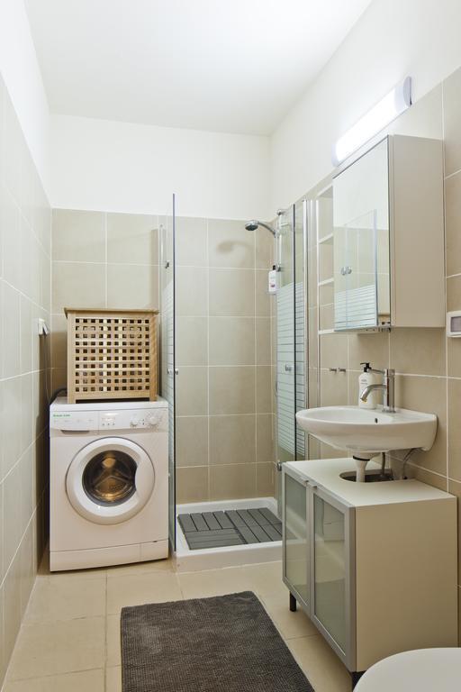 Tlv Suites By The Sea - 2 Rooms تل أبيب المظهر الخارجي الصورة